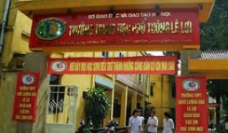 Những học sinh bị đuổi học vì..Facebook